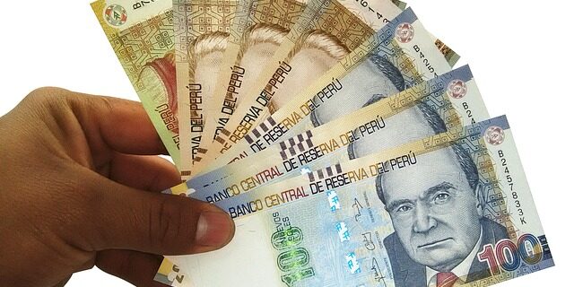 Ruka plná peněz Ruka plná peněz